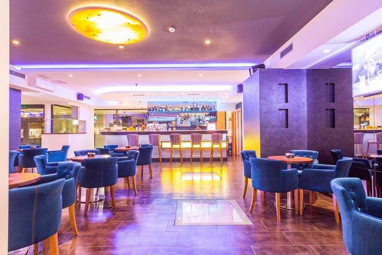 Moon bar
