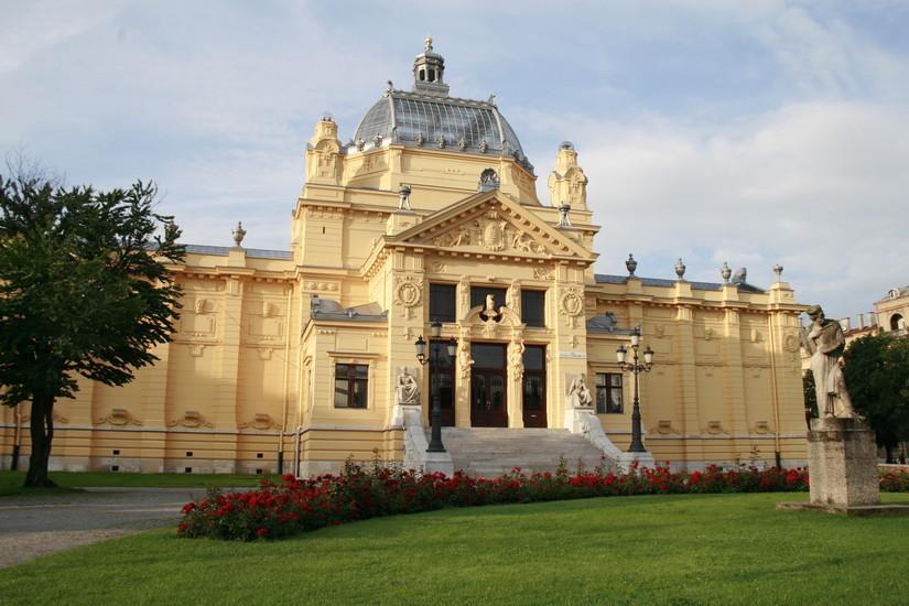 Art Time-Machine Through the last 120 Years of the Art Pavilion