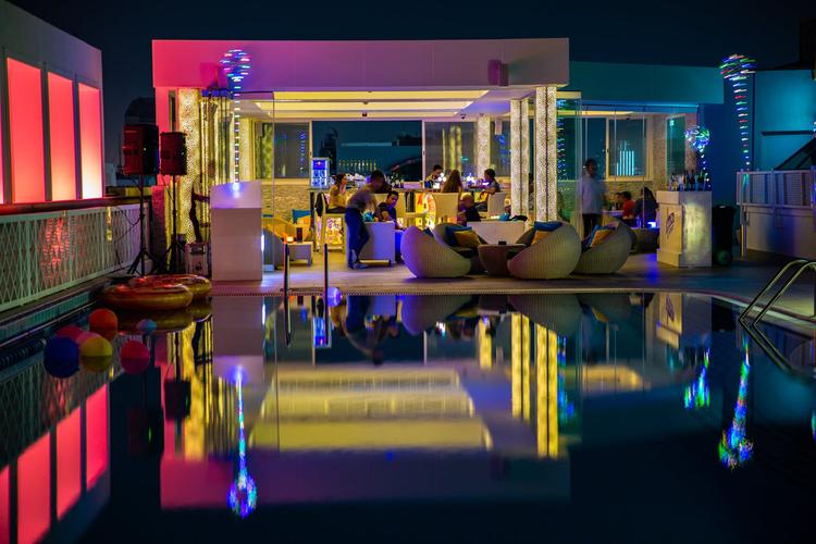 Level Lounge