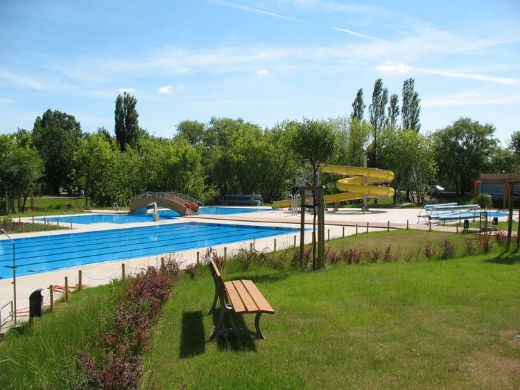 Szczęśliwice Pools
