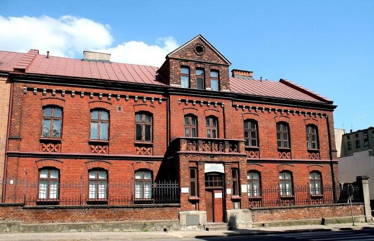 The Red House