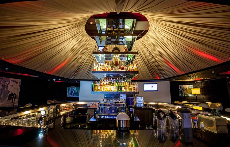 The Moment Lounge&Bar