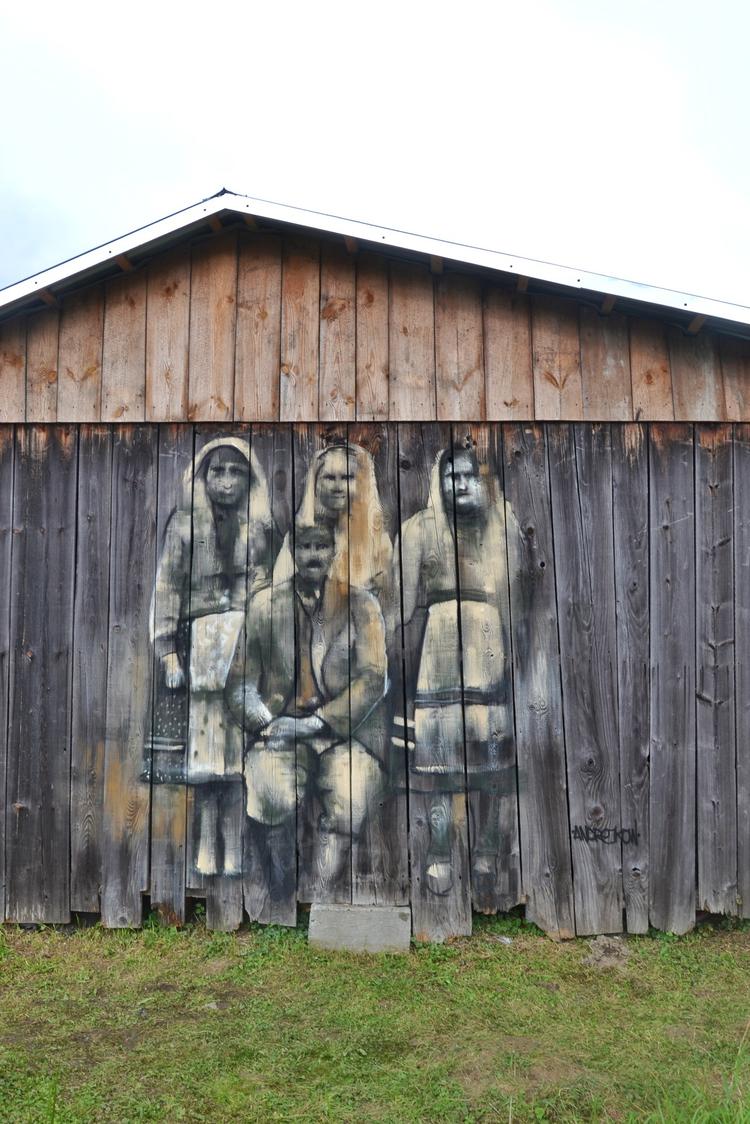'Family Picture' Mural