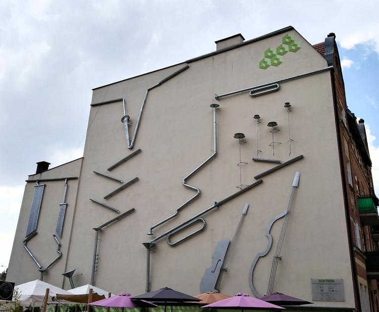 'Green Symphony' Art Installation