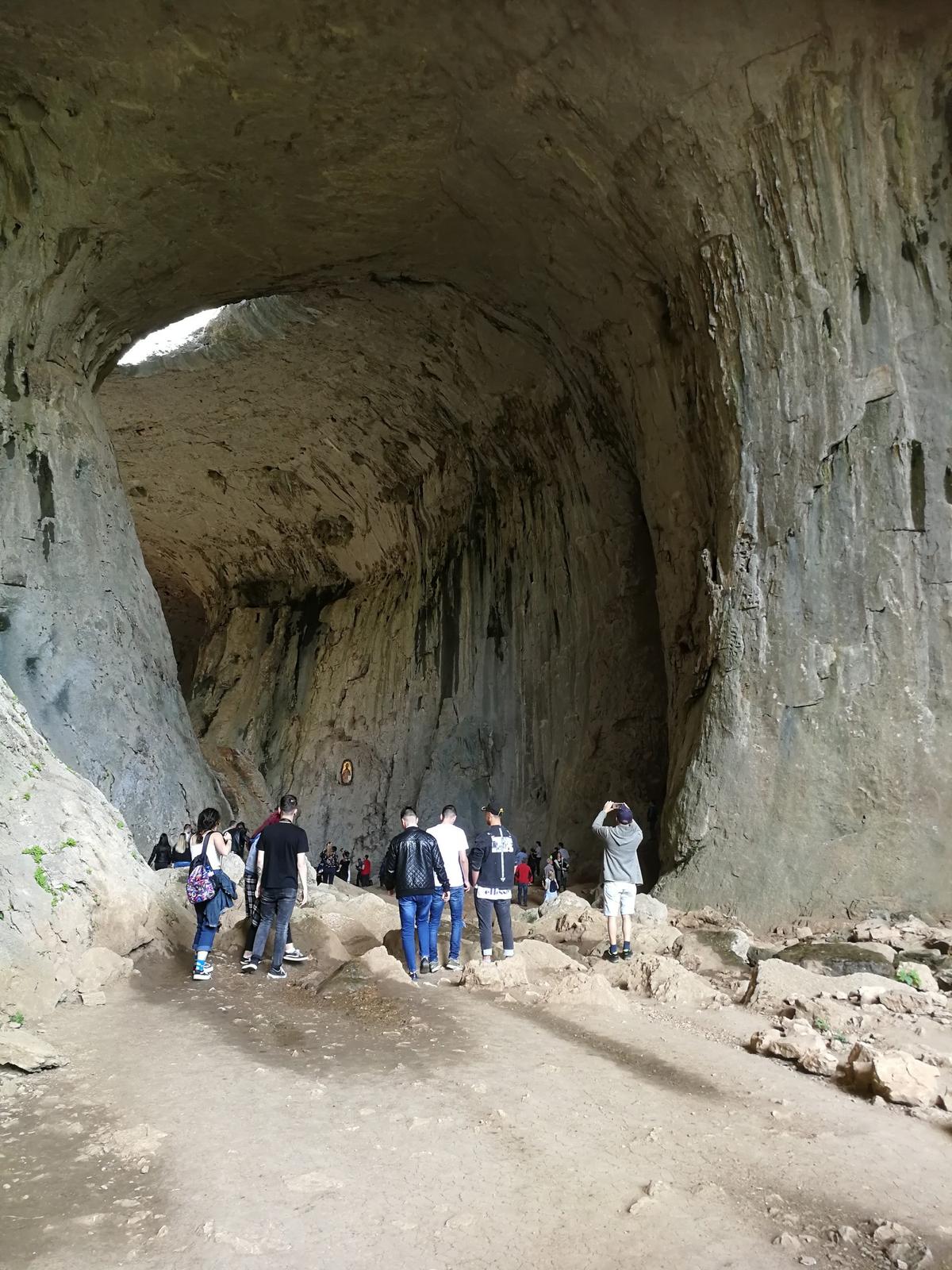 Gallery image