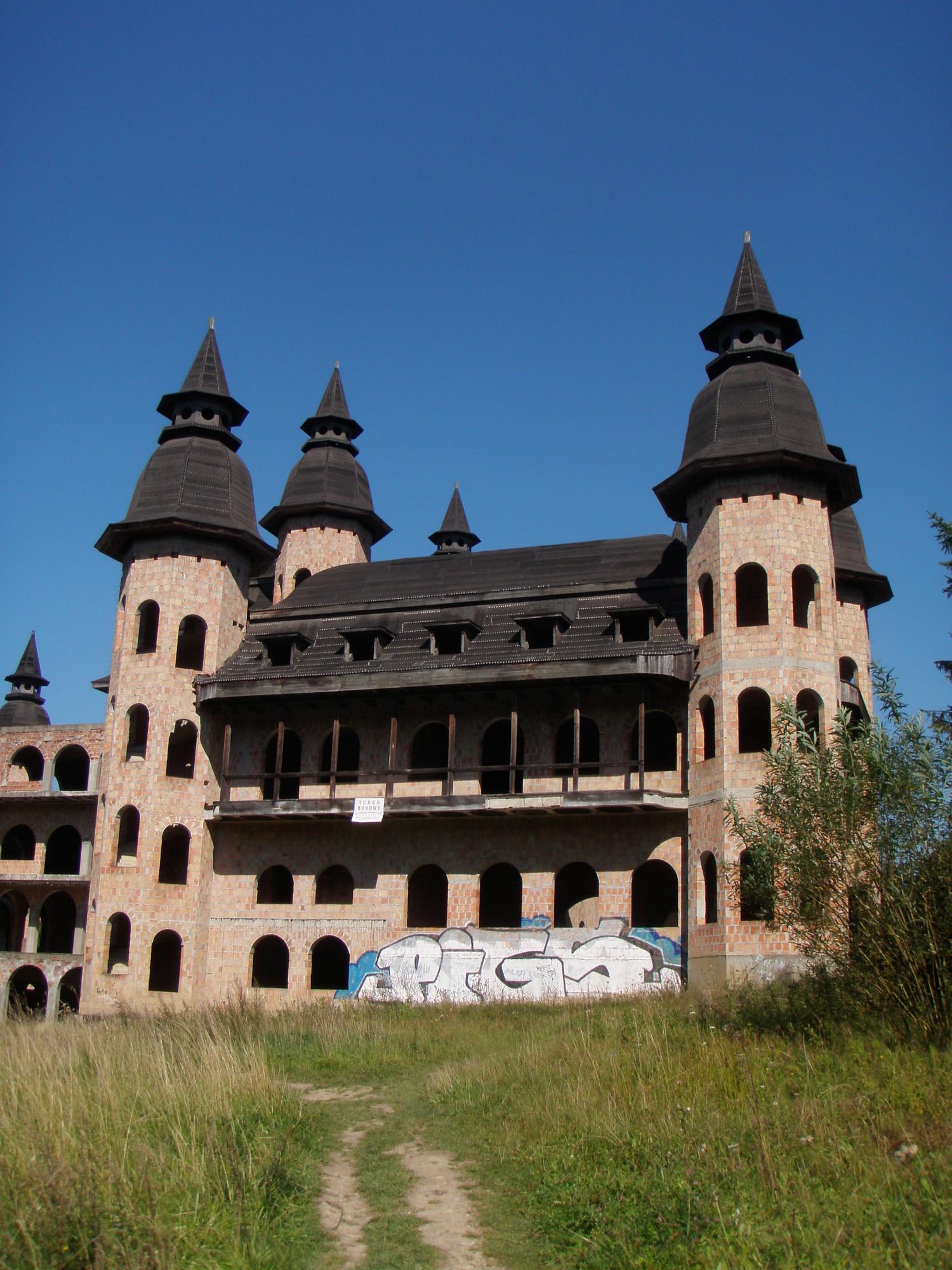 Łapalice Castle