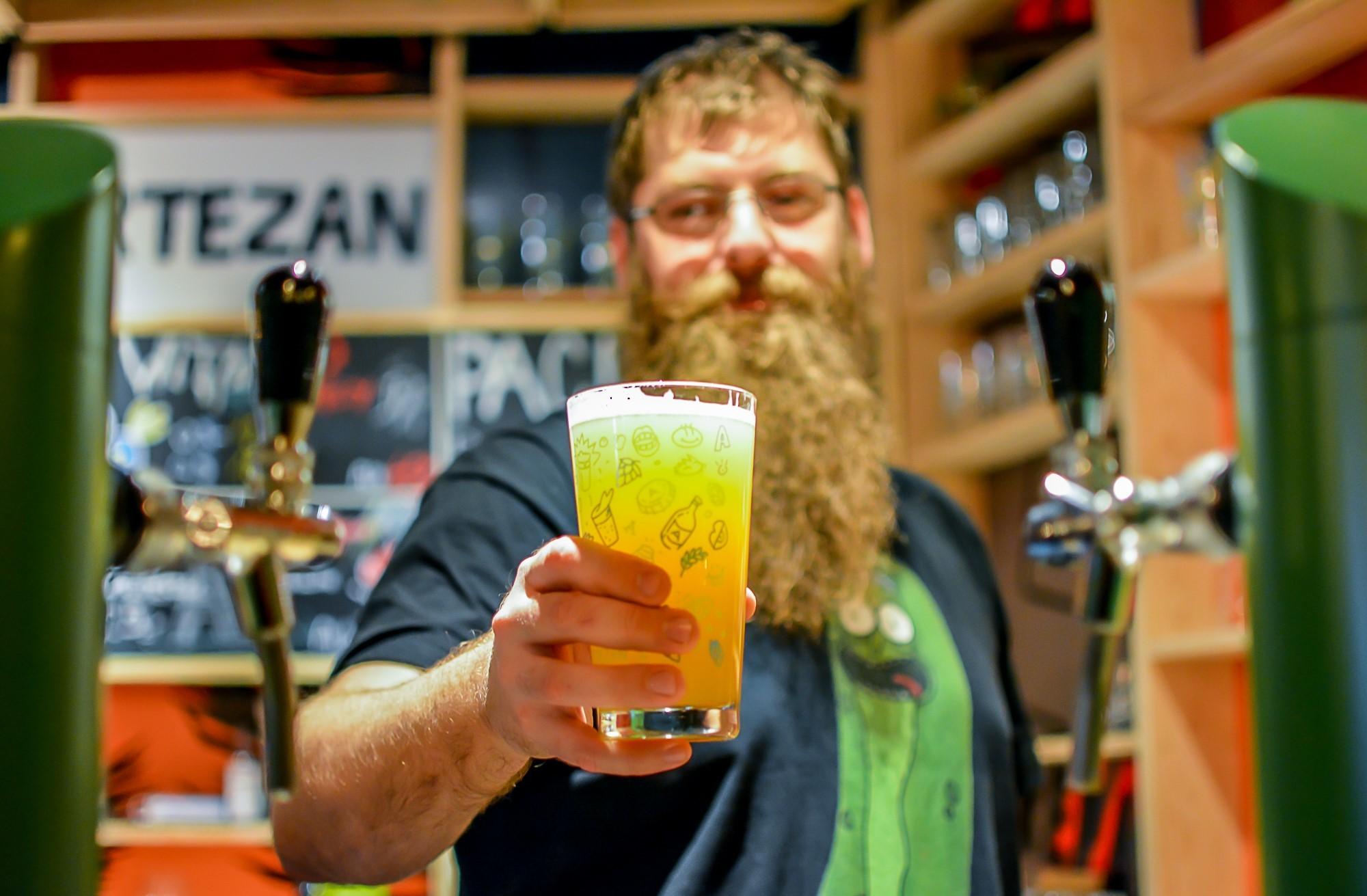 Artezan Craft Beer Pub