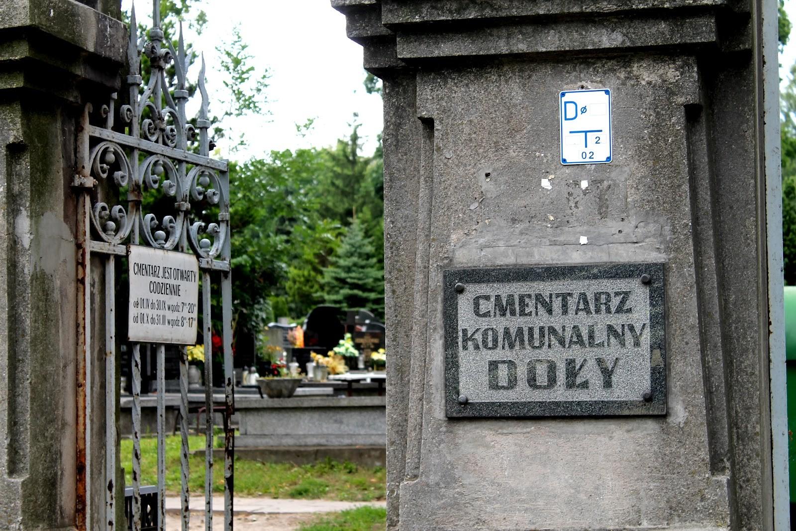 Doły Cemetery