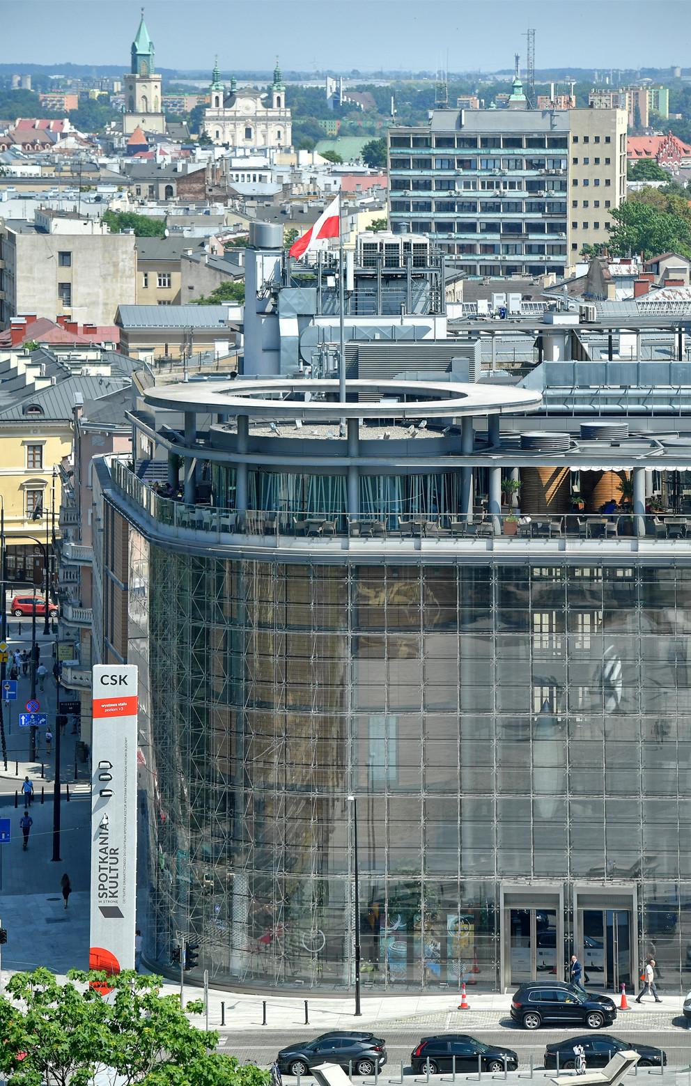 2 PI ER Restaurant