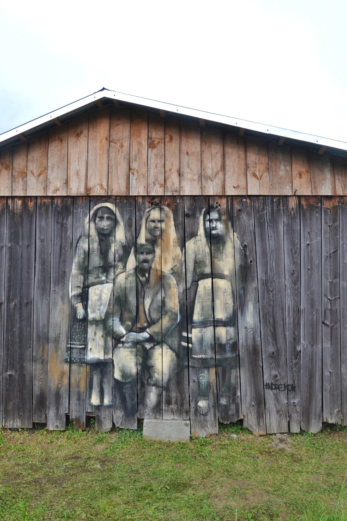 'Family Picture' Mural