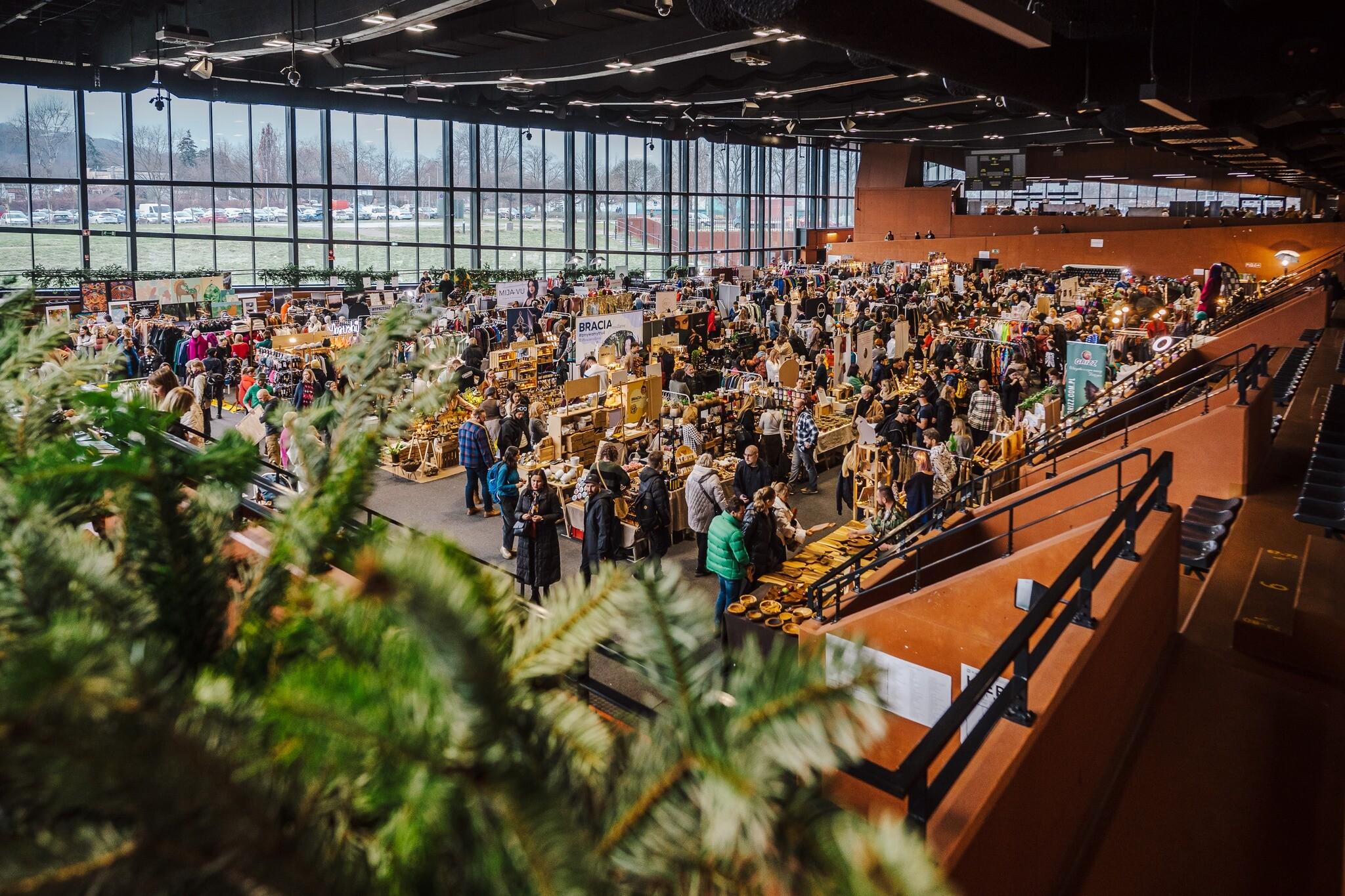 Kiermash | Fair of Independent Fashion & Design | Winter Holiday Edition