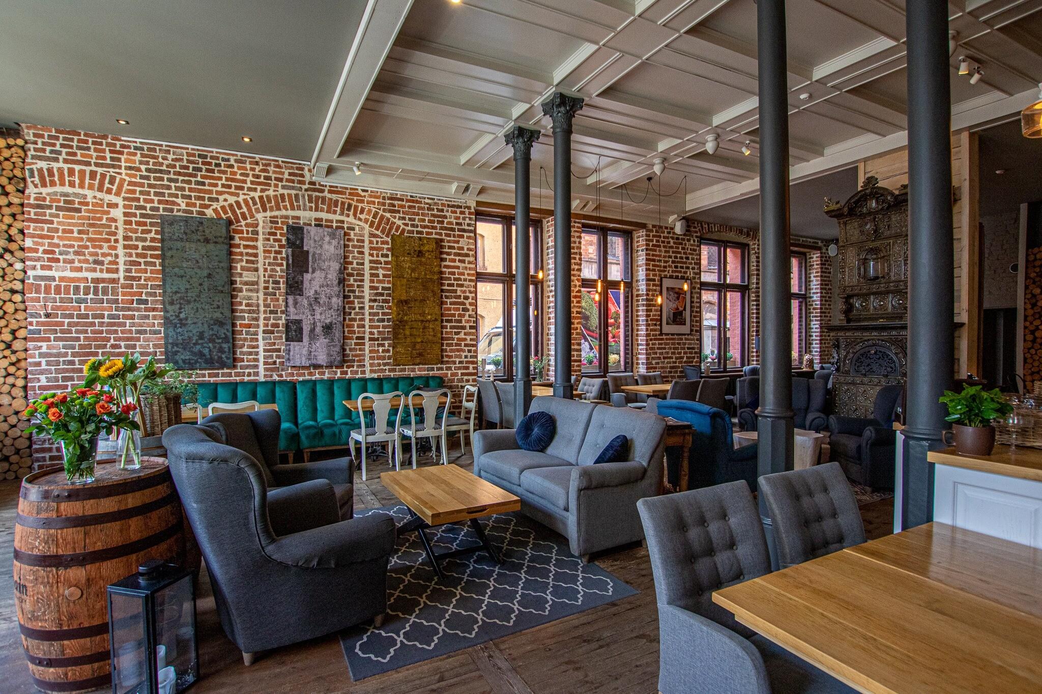 Coffee & Whisky House